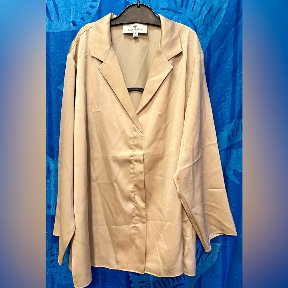 Laurie Felt Silver Oversized Notched Collar Blouse